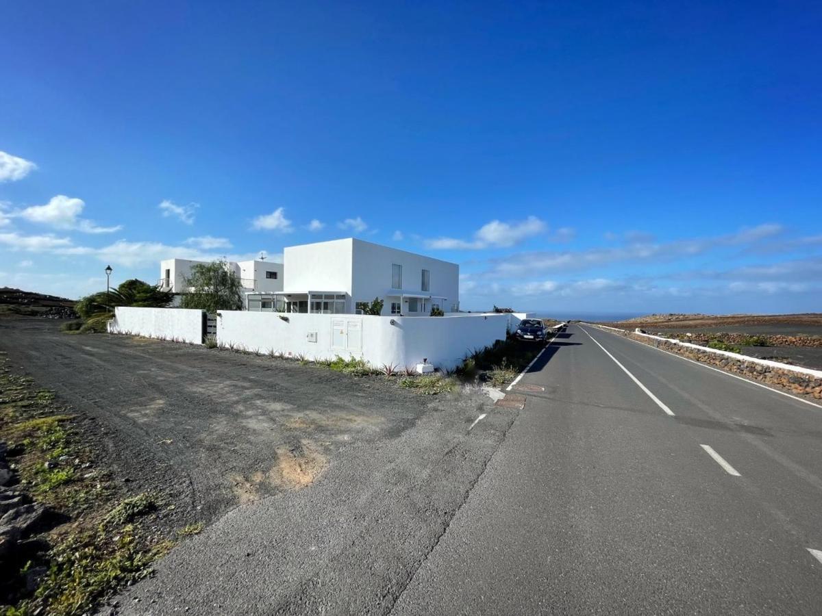 Апартаменты Azur Arts Lanzarote Lofts Тинахо Экстерьер фото